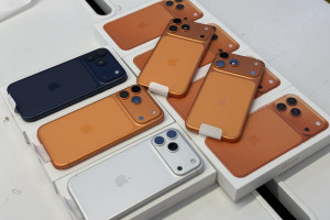 Apple iPhone 17 Pro Max, iPhone 17 Pro, iPhone 17 , iPhone Air , iPhone 16 Pro Max, iPhone 16 Pro, iPhone 16