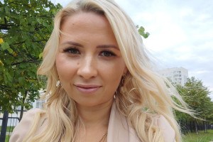 Ищу верного надёжного мужчину. Жадным не беспокоить. В противном случае, сразу блокирую. Писать строго ватсап