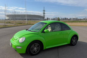 VOLKSWAGEN Beetle (жук), 2001 год выпуска