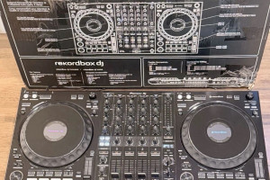 Pioneer DDJ-1000 Rekordbox DJ Controller == 700 Euro